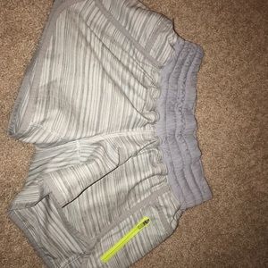 Lululemon Tracker V Shorts Size 6